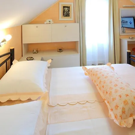 Vila Ivo I Bepo In Makarska, Heated Pool Makarská